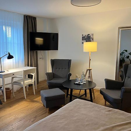 Hotel Mclimon Нови-Йичин Экстерьер фото